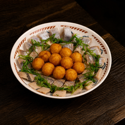 Оселедець з картопляними крокетами •  