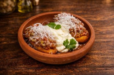 Тар тар з ягня на чвіштарі з лимонним мусом •  